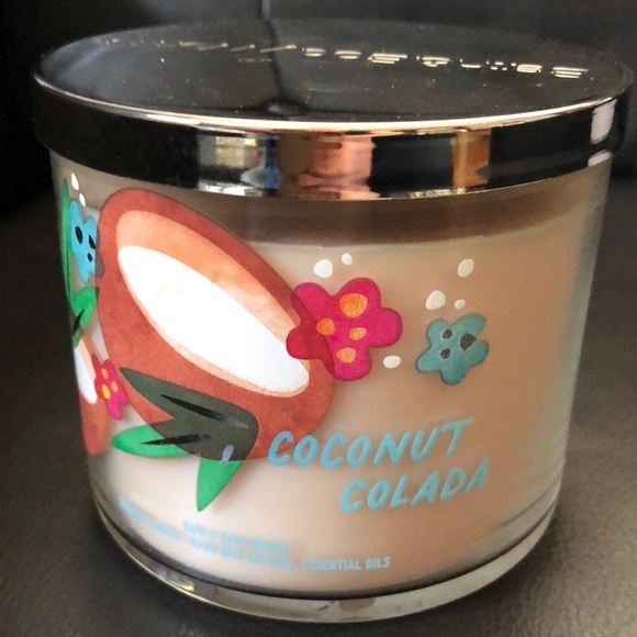 Bath & body works Coconut Colada 3-wick candle
